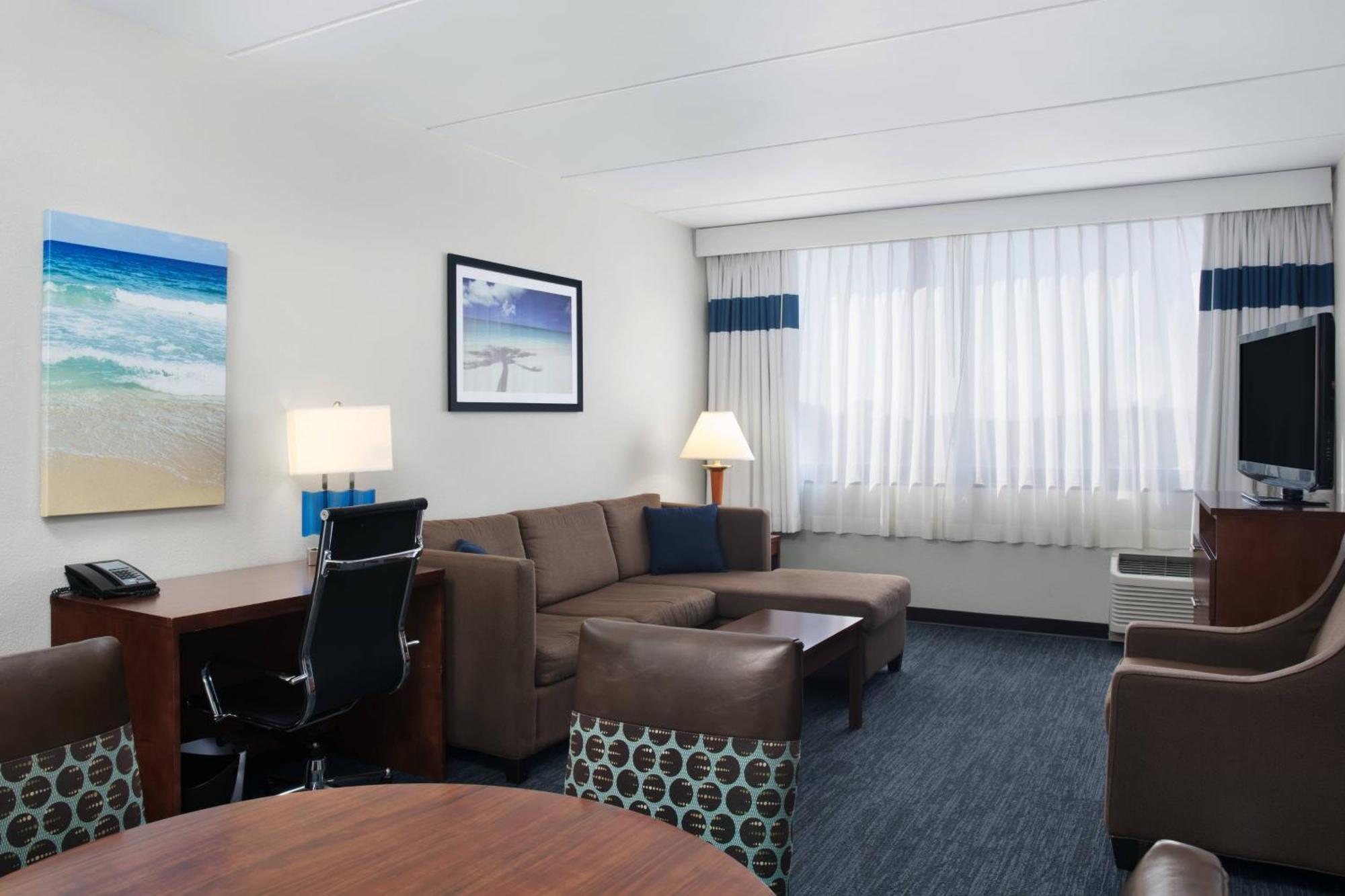 Four Points By Sheraton Fort Lauderdale Airport/Cruise Port Exterior photo